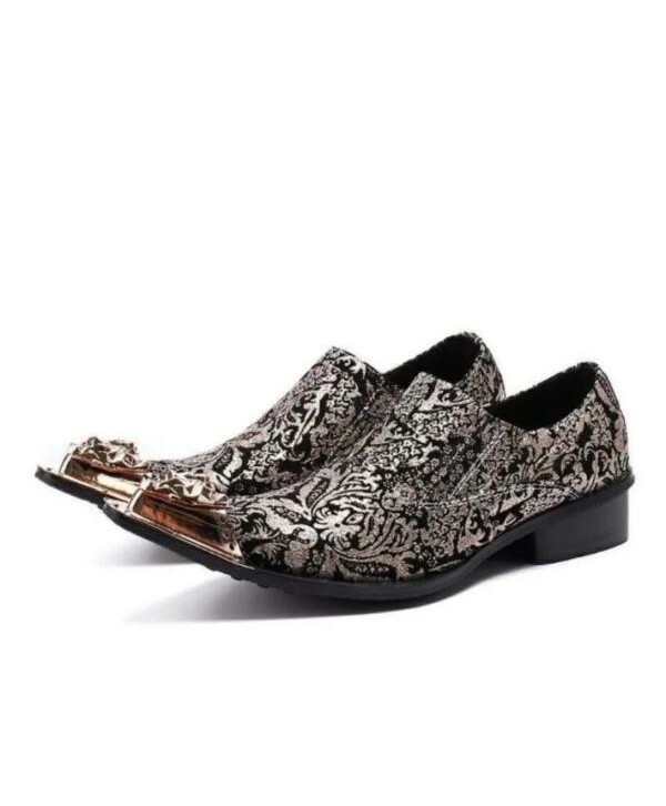 2023 Mens Vintage Metal Pointed Toe Fashion Floral Low Top Leisure Leather Shoes