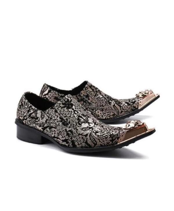 2023 Mens Vintage Metal Pointed Toe Fashion Floral Low Top Leisure Leather Shoes